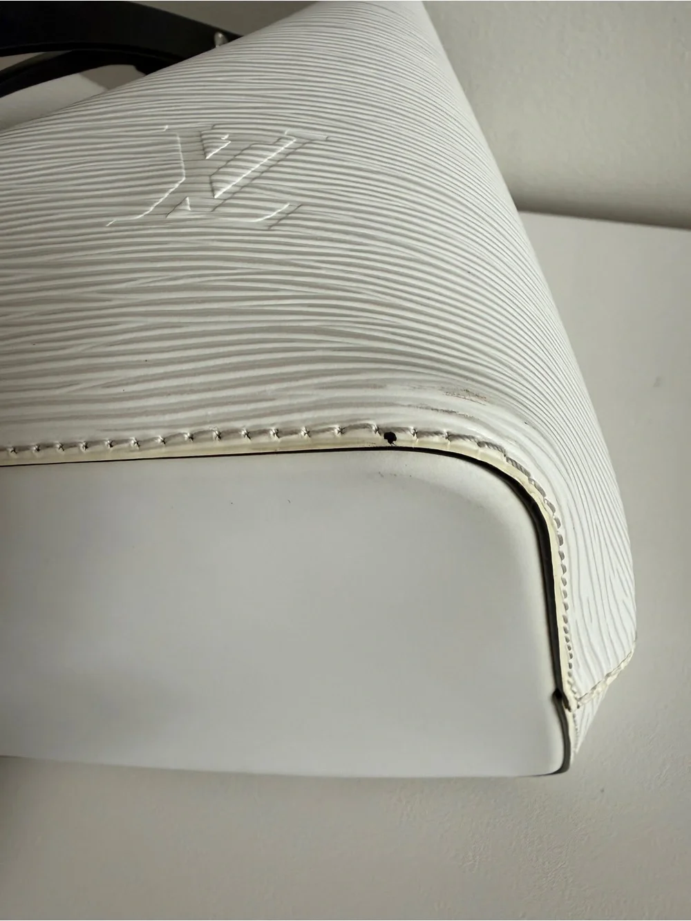 Louis Vuitton great faint